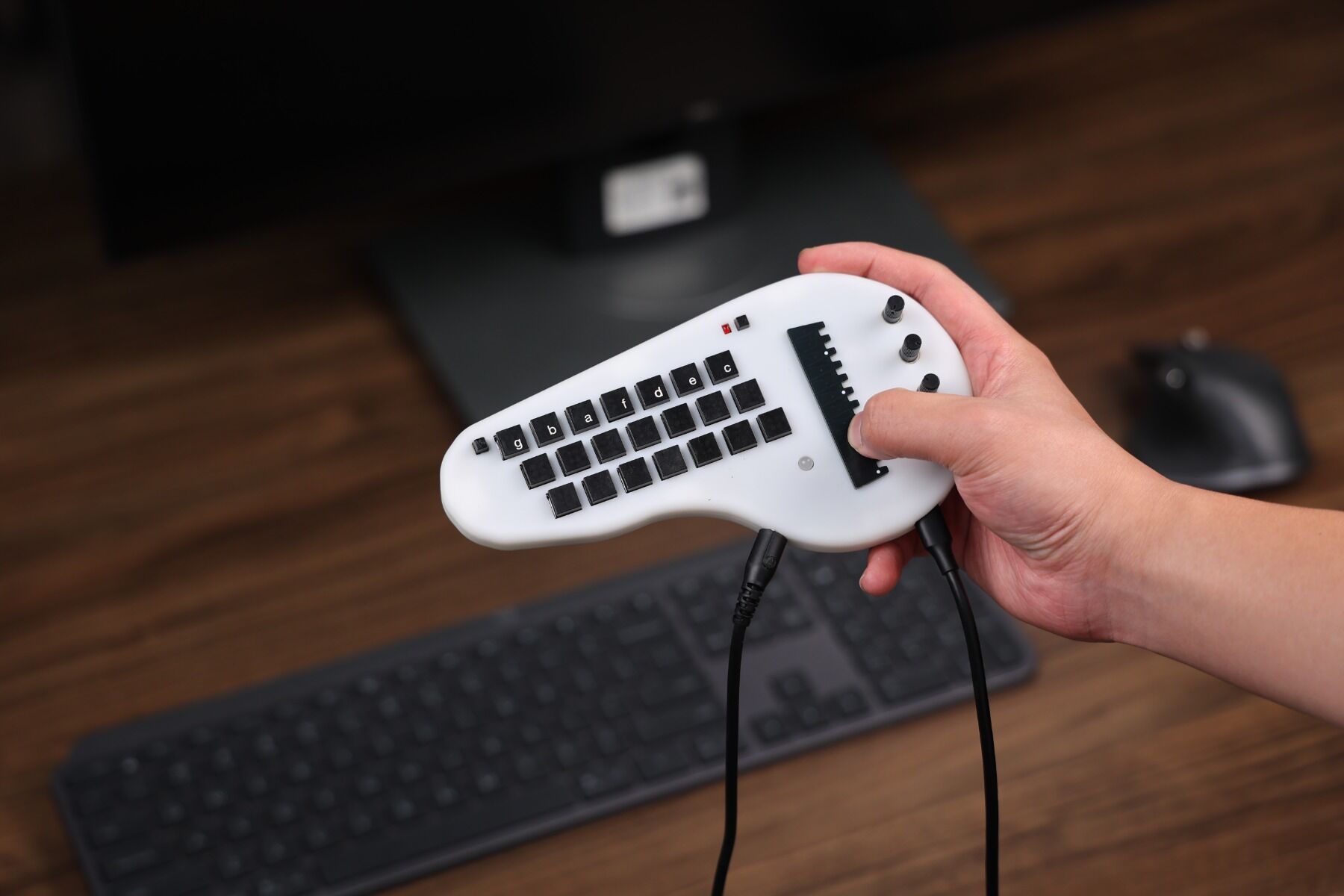 Minichord Synthesizer Mini Cho - Musical Instrument Vector บทวิจารณ์และราคา